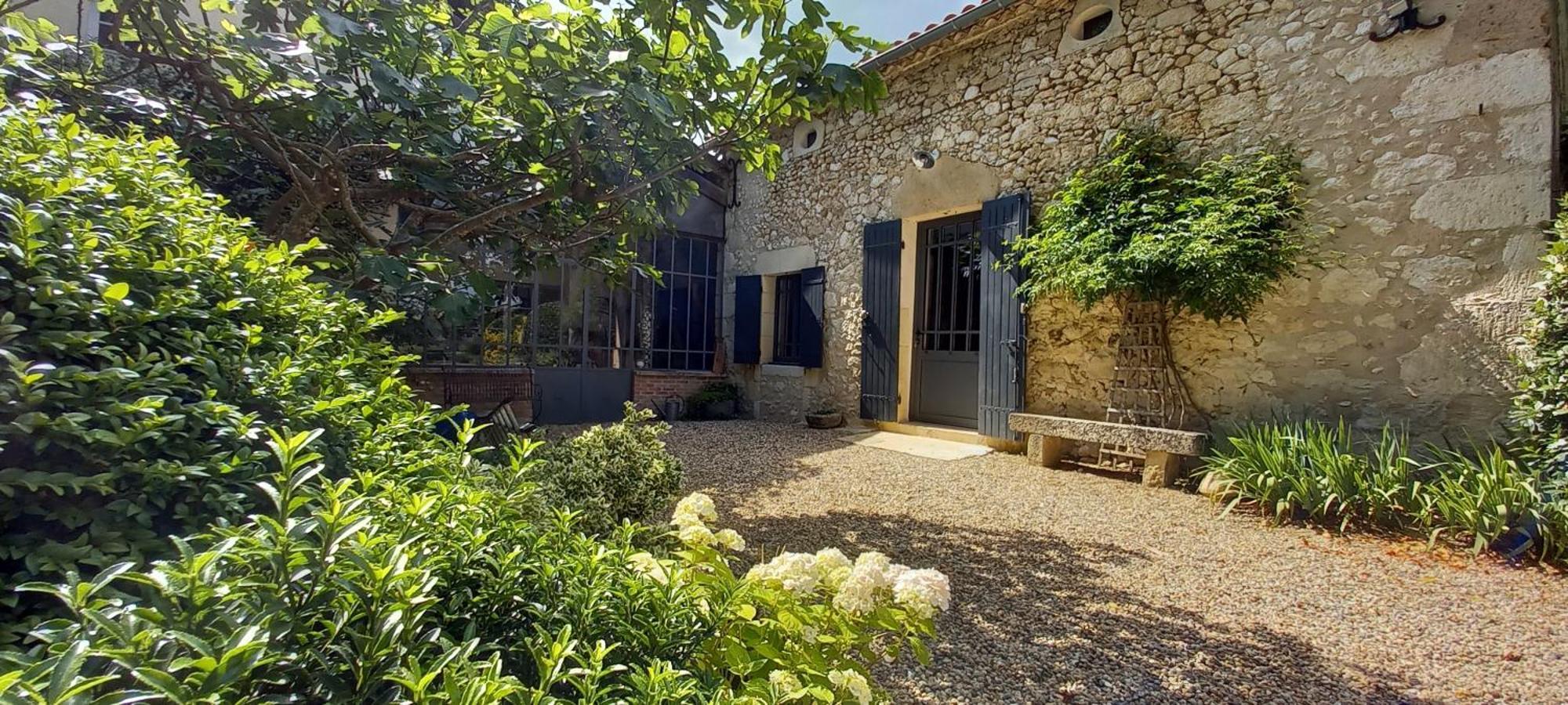 Entre-Vignes-Et-Bastides Hotel Montcaret Eksteriør billede