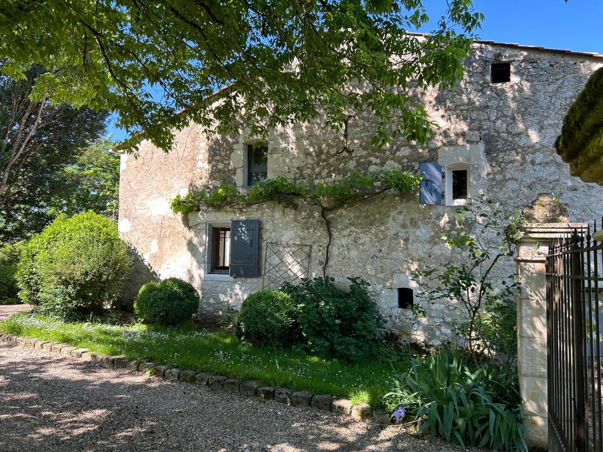 Entre-Vignes-Et-Bastides Hotel Montcaret Eksteriør billede